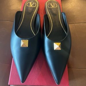 Valentino Roman Stud Leather Flat Black